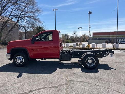 New 2026 Chevrolet Silverado 3500 LT w/ Convenience Package AWD/4WD image 6