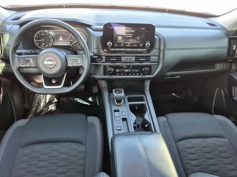 Used 2025 Nissan Pathfinder S FWD image 14