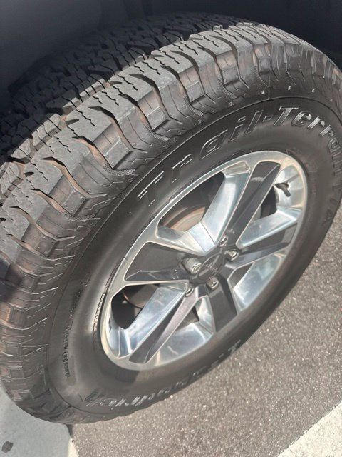 Used 2020 Jeep Wrangler Unlimited Sahara AWD/4WD image 6