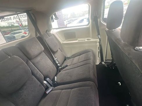 Used 2014 Dodge Grand Caravan American Value Package image 42