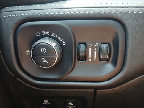 Used 2024 RAM 1500 Limited AWD/4WD image 19