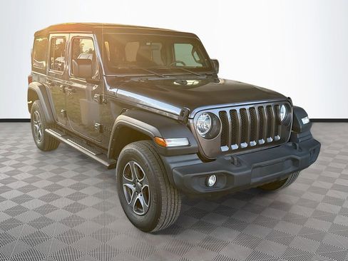 Used 2022 Jeep Wrangler Unlimited Sport AWD/4WD image 4