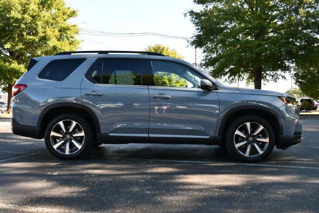 Used 2024 Honda Pilot Touring image 8