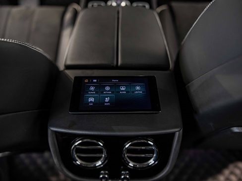 Used 2022 Bentley Bentayga image 40