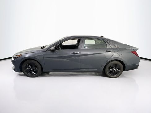 Used 2023 Hyundai Elantra SEL FWD image 8