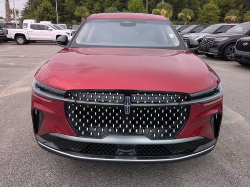 Used 2024 Lincoln Nautilus Premier AWD/4WD image 9