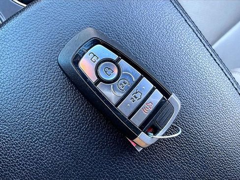 Used 2019 Ford Explorer Limited w/ Ford Safe & Smart Package image 10