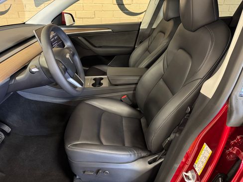 Used 2024 Tesla Model Y Long Range AWD/4WD image 13