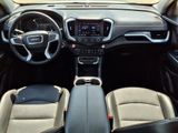 Used 2024 GMC Terrain SLT image 3