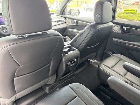 Used 2026 Buick Enclave Avenir w/ Super Cruise Package AWD/4WD image 33