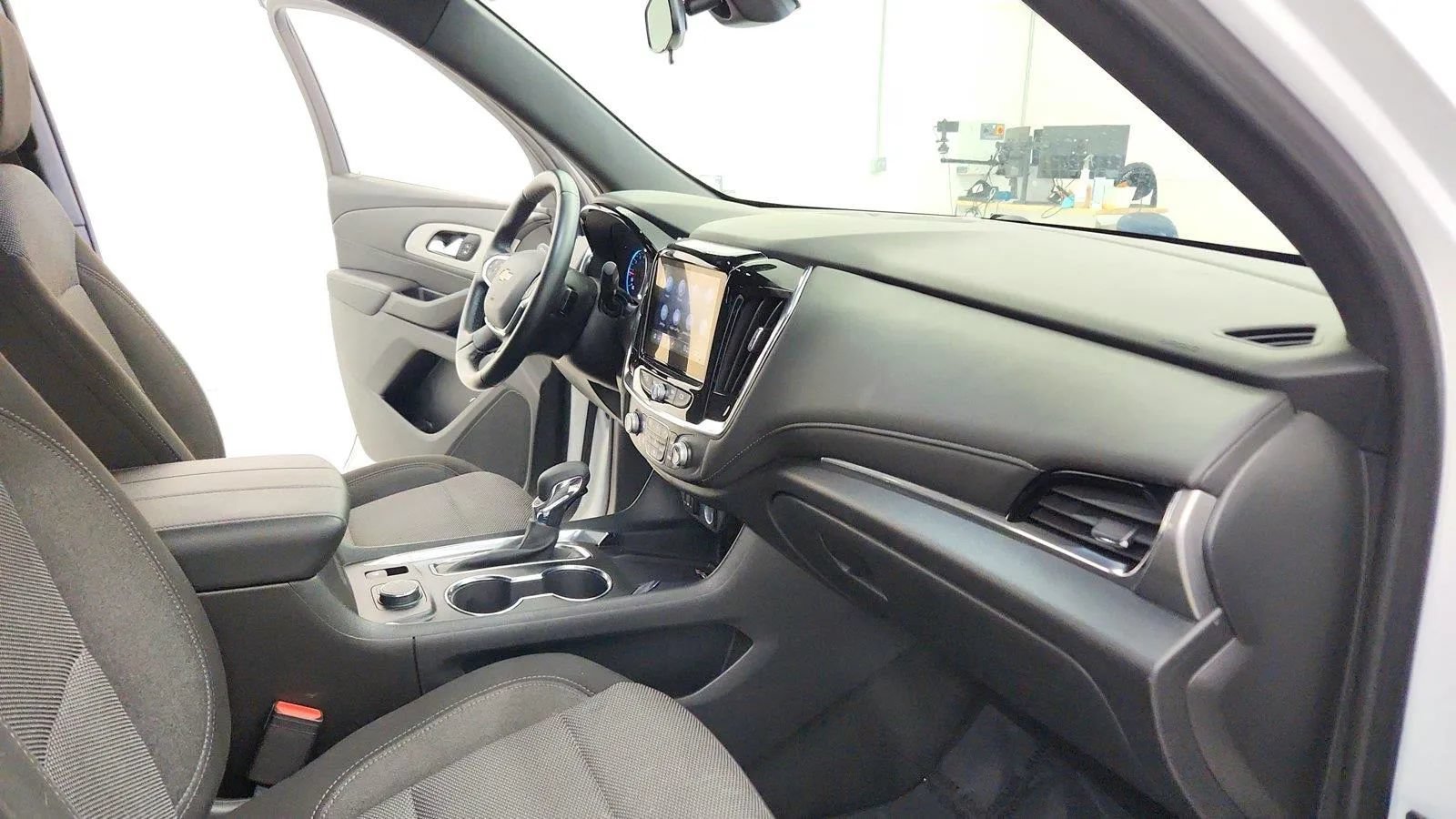 Used 2023 Chevrolet Traverse LT FWD image 31