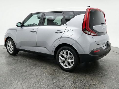 Used 2025 Kia Soul LX w/ LX Technology Package FWD image 6