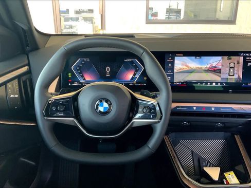 Used 2025 BMW X3 xDrive30i image 5