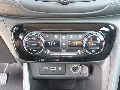 Used 2022 Buick Encore GX Select image 23