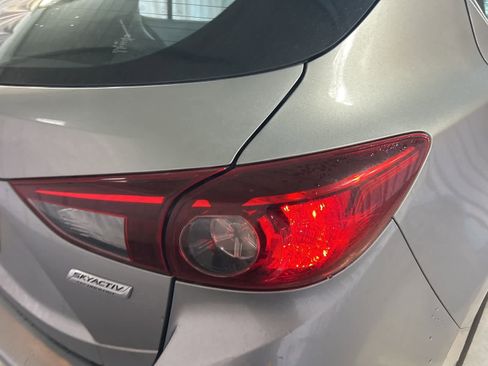 Used 2015 MAZDA MAZDA3 i Touring image 9