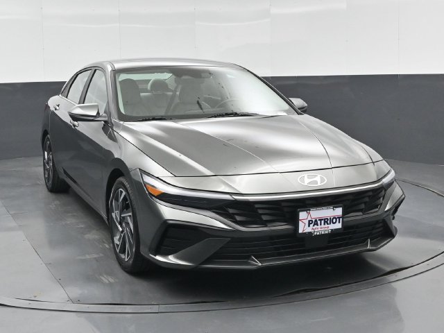 Used 2024 Hyundai Elantra Limited FWD image 28
