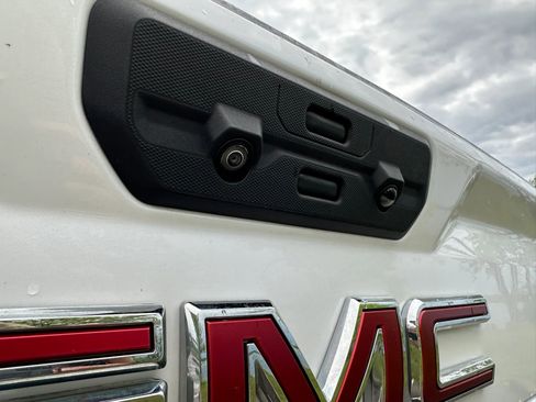 Used 2021 GMC Sierra 2500 Denali w/ Denali Ultimate Package AWD/4WD image 13