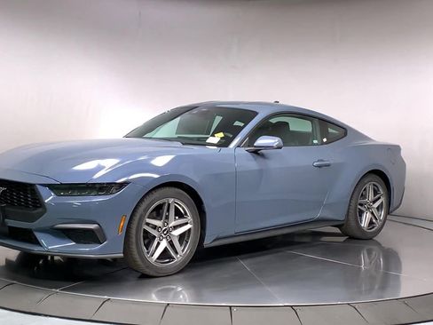 New 2025 Ford Mustang Coupe image 4