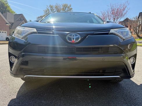 Used 2017 Toyota RAV4 Limited image 32
