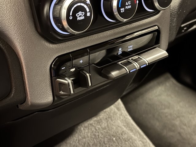 Used 2020 RAM 1500 Big Horn AWD/4WD image 25