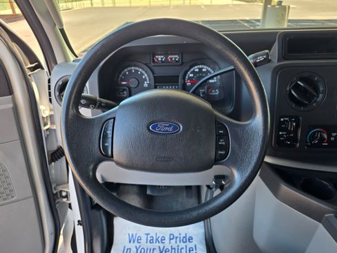 Used 2012 Ford E-350 and Econoline 350 XLT RWD image 14