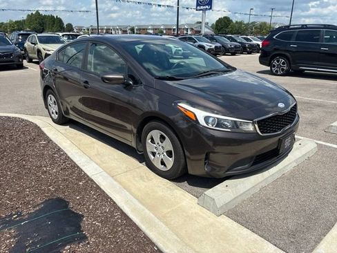 Used 2018 Kia Forte LX FWD image 2