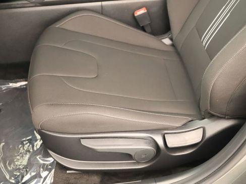 Used 2025 Hyundai Elantra Sport image 25