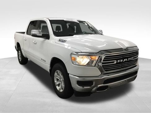 Used 2024 RAM 1500 Laramie AWD/4WD image 3