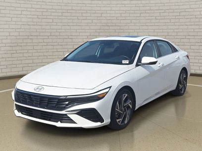 Used 2025 Hyundai Elantra Limited