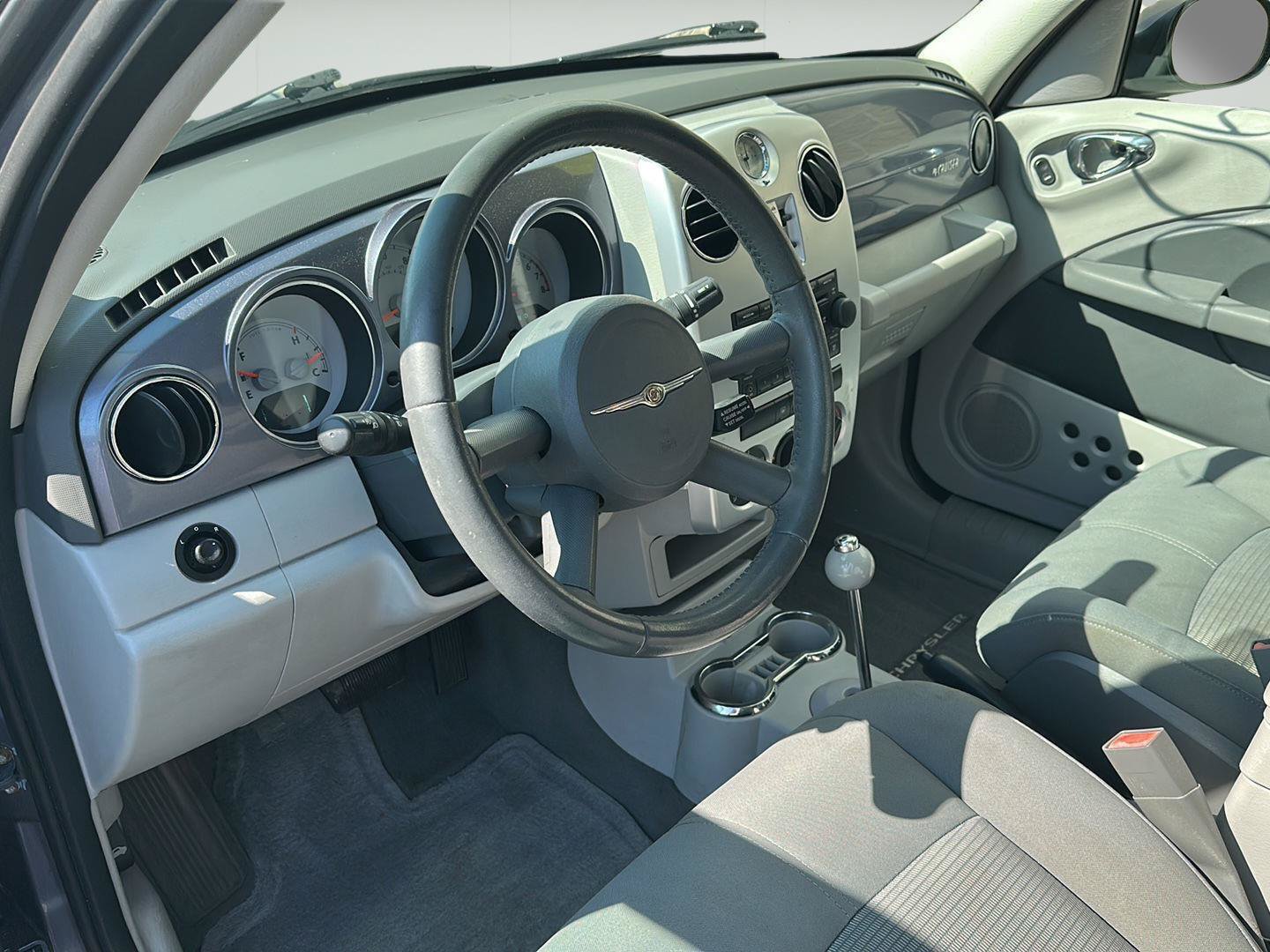Used 2007 Chrysler PT Cruiser Limited FWD image 5