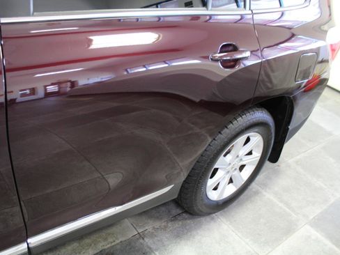 Used 2011 Toyota Highlander SE w/ Convenience Pkg AWD/4WD image 37