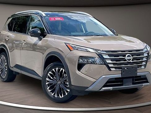 Certified 2025 Nissan Rogue SL w/ Tech Package FWD image 10