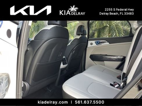 New 2026 Kia Sportage EX image 16
