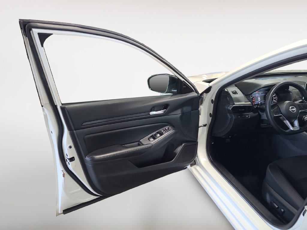 Used 2024 Nissan Altima 2.5 SV FWD image 21