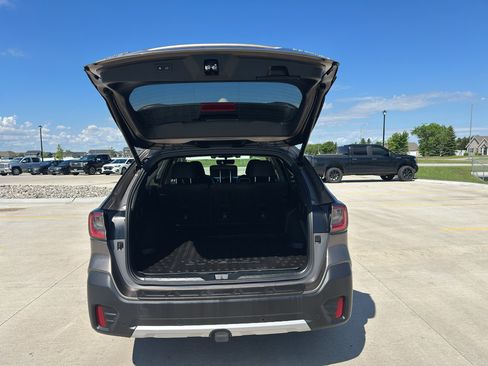 Used 2022 Subaru Outback Limited AWD/4WD image 7