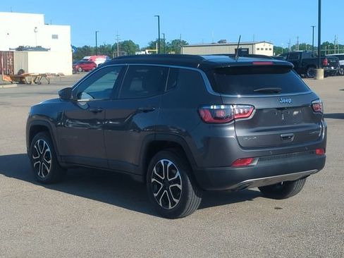 Used 2023 Jeep Compass Limited AWD/4WD image 5
