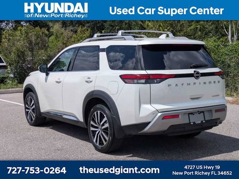 Used 2024 Nissan Pathfinder Platinum FWD image 3