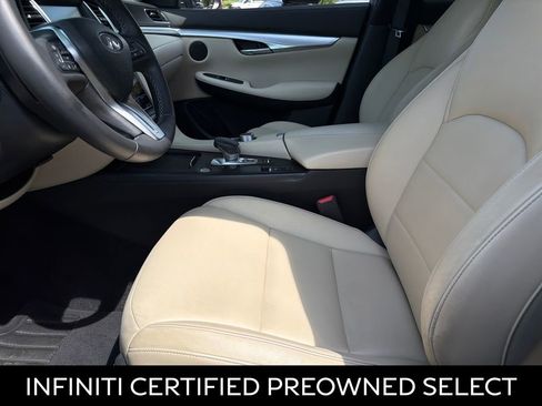 Certified 2019 INFINITI QX50 Luxe w/ Navigation Package FWD image 18
