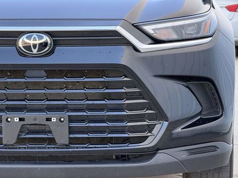 Used 2025 Toyota Grand Highlander XLE image 9