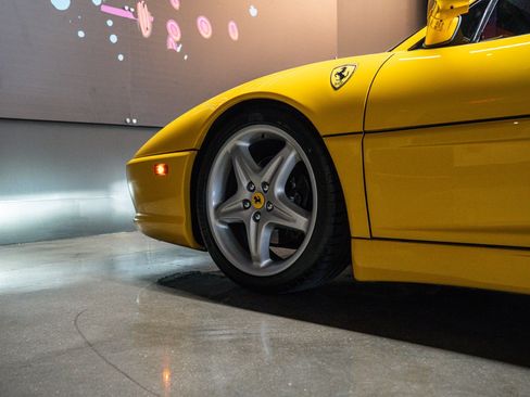 Used 1999 Ferrari F355 Spider RWD image 18