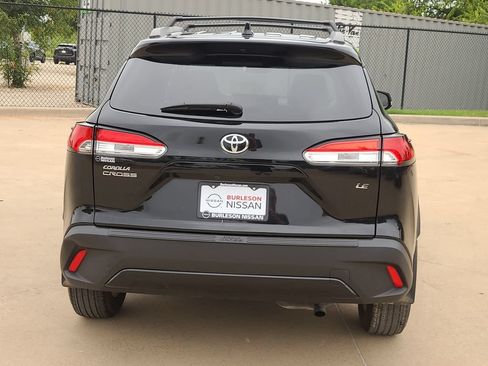 Used 2024 Toyota Corolla Cross LE FWD image 3