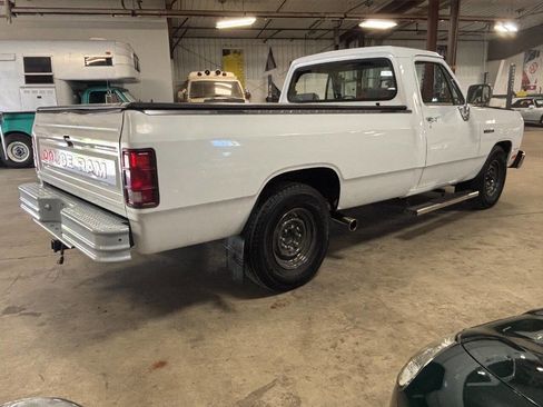 Used 1993 Dodge D/W Truck 250 RWD image 6