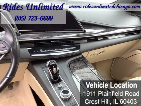 Used 2021 Cadillac Escalade Premium Luxury w/ Performance Package AWD/4WD image 16