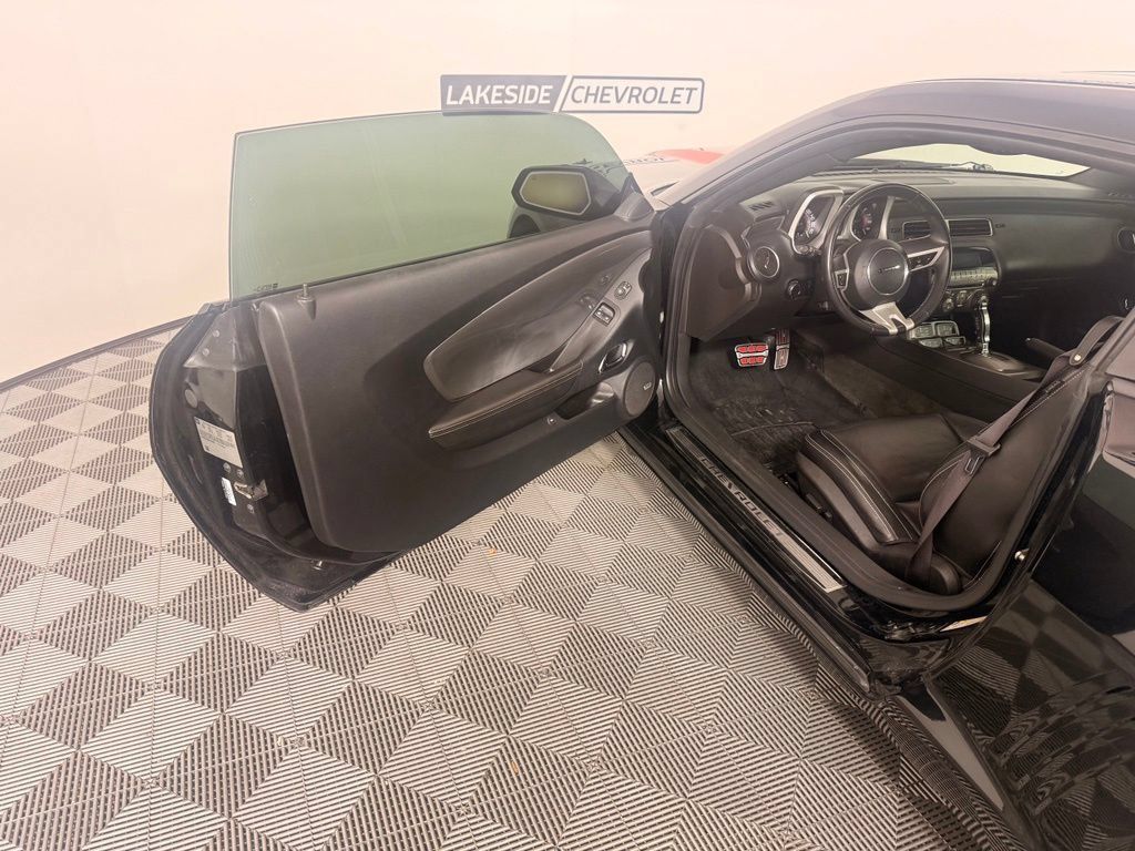 Used 2010 Chevrolet Camaro SS w/ RS Package RWD image 18