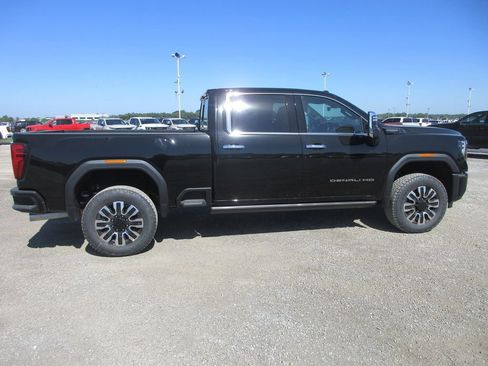 New 2026 GMC Sierra 2500 Denali Ultimate w/ Max Trailering Package AWD/4WD image 3