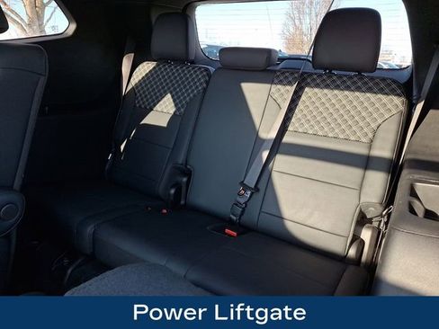 Used 2024 GMC Acadia Denali w/ LPO, Floor Liner Package image 15