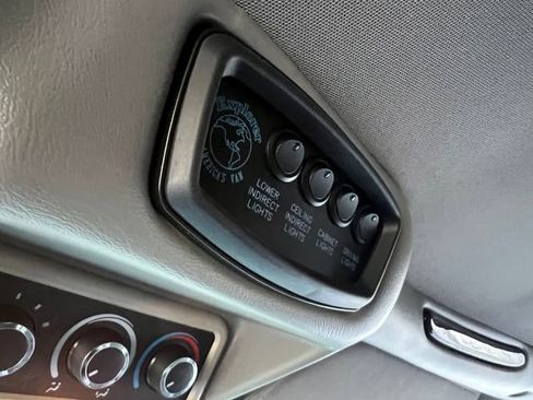 Used 2014 GMC Savana 1500 image 30