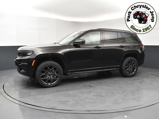 Used 2024 Jeep Grand Cherokee Summit AWD/4WD image 3