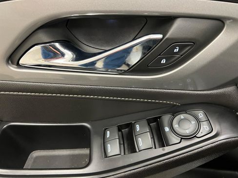 Used 2023 Chevrolet Traverse LT FWD image 28