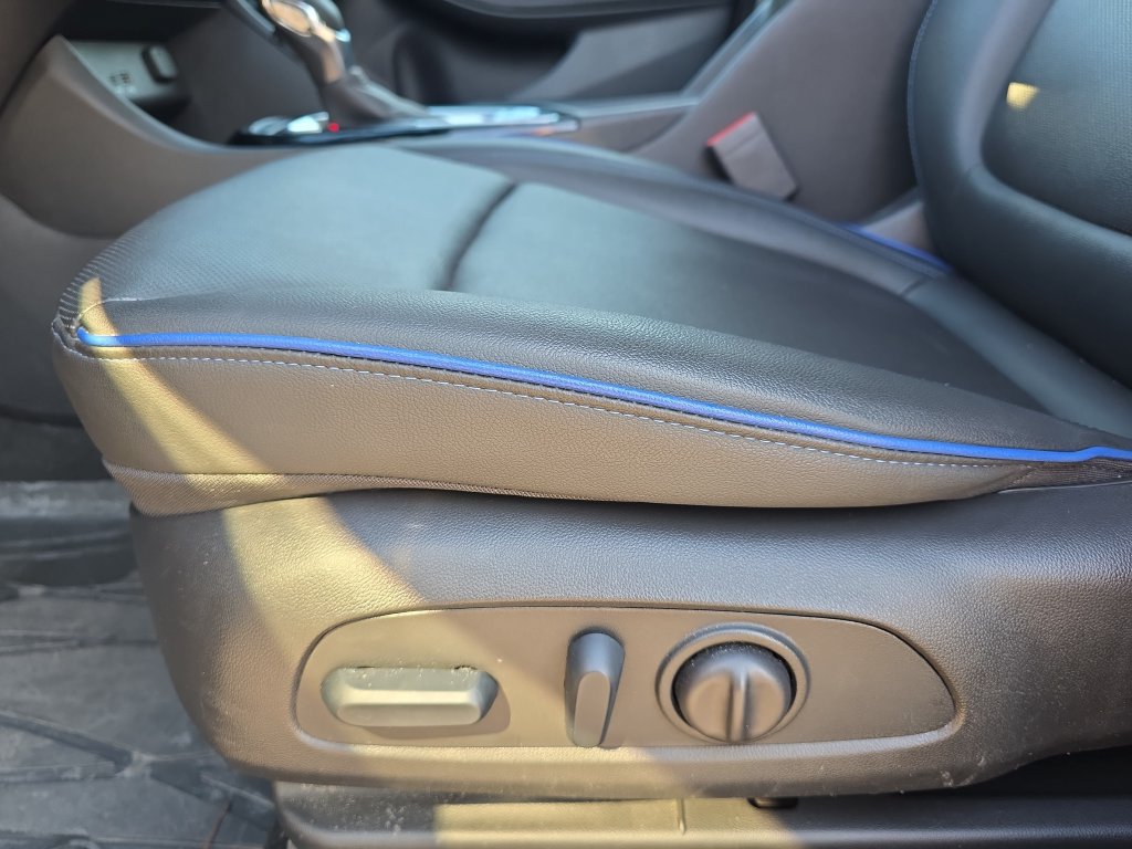 Used 2025 Buick Encore GX Sport Touring w/ Comfort Package FWD image 31